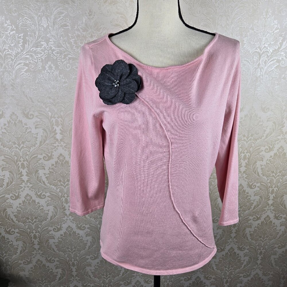 Erin Matthews Size Large Pale Pink Sweater with Gray Flower 3/4 Sleeves Silk Bld